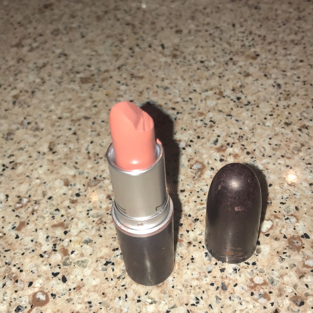 MAC velvet teddy lipstick